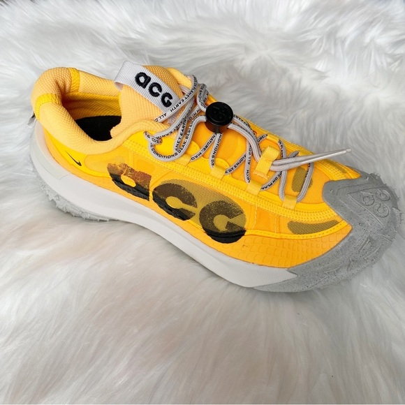 Nike ACG Mountain Fly Low 2 "Laser Orange" sneakers - Picture 2 of 11